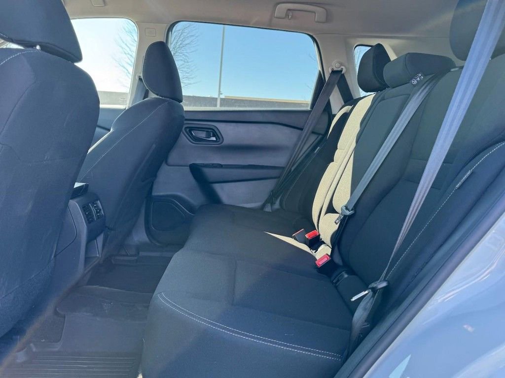 Used 2025 Nissan Rogue S image 10