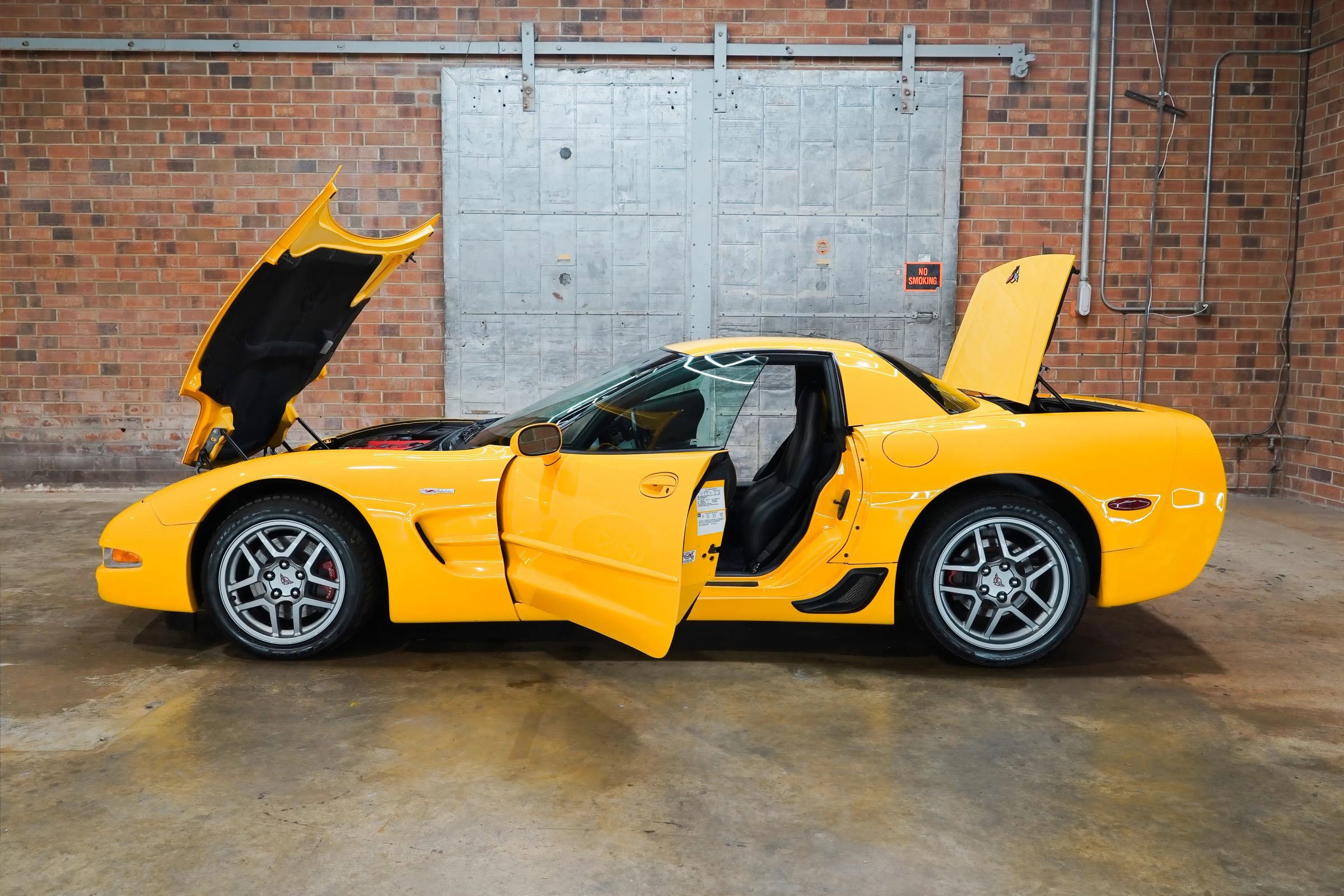 Used 2002 Chevrolet Corvette Z06 w/ Memory Pkg RWD image 28