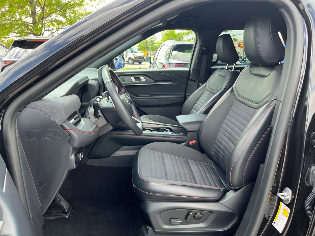 Used 2025 Ford Explorer ST-Line AWD/4WD image 11