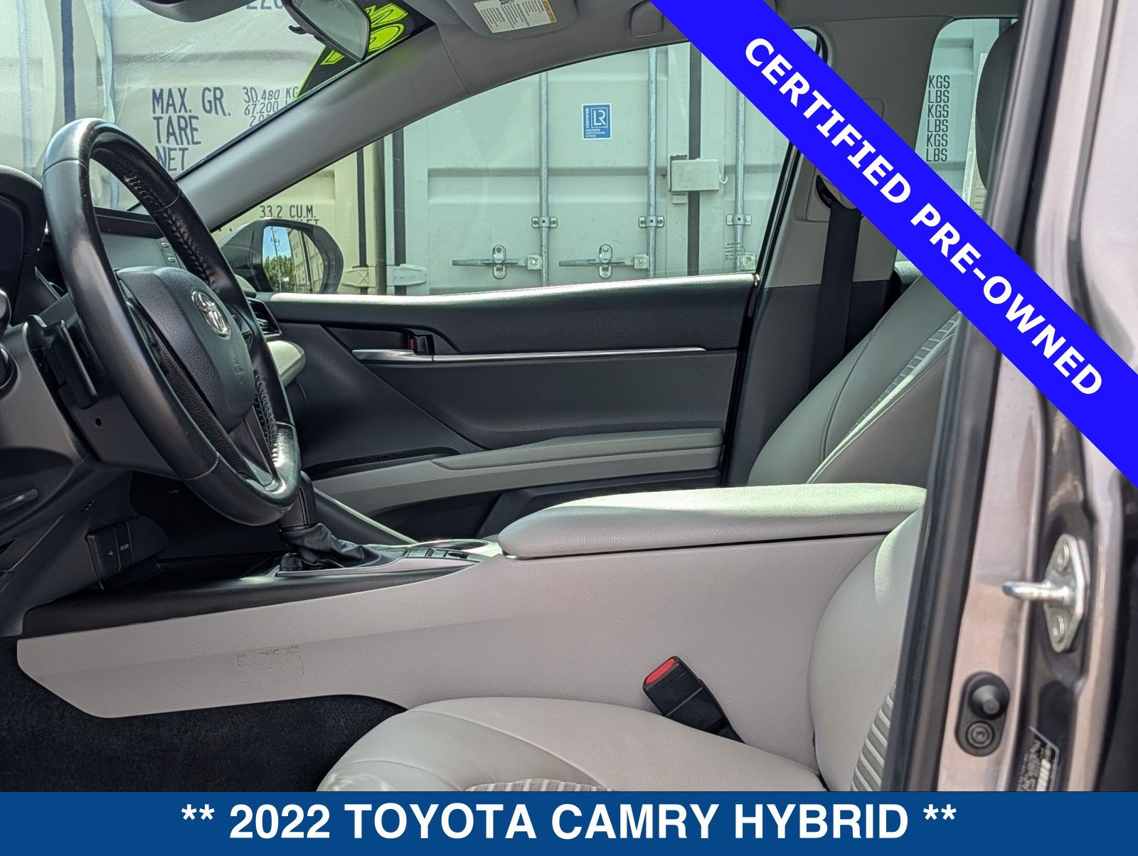 Used 2022 Toyota Camry SE FWD image 19
