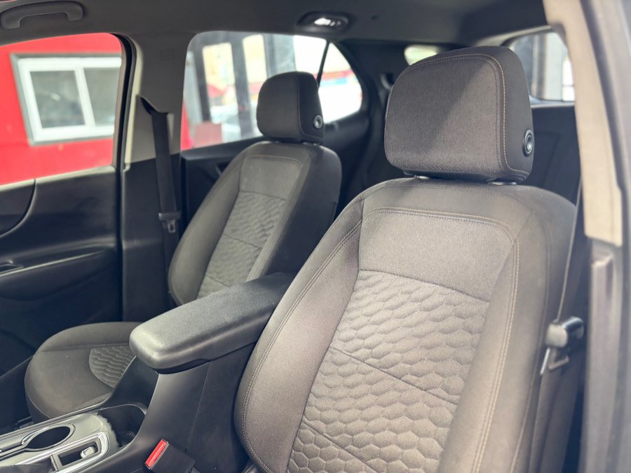 Used 2019 Chevrolet Equinox LT w/ Driver Convenience Package FWD image 10