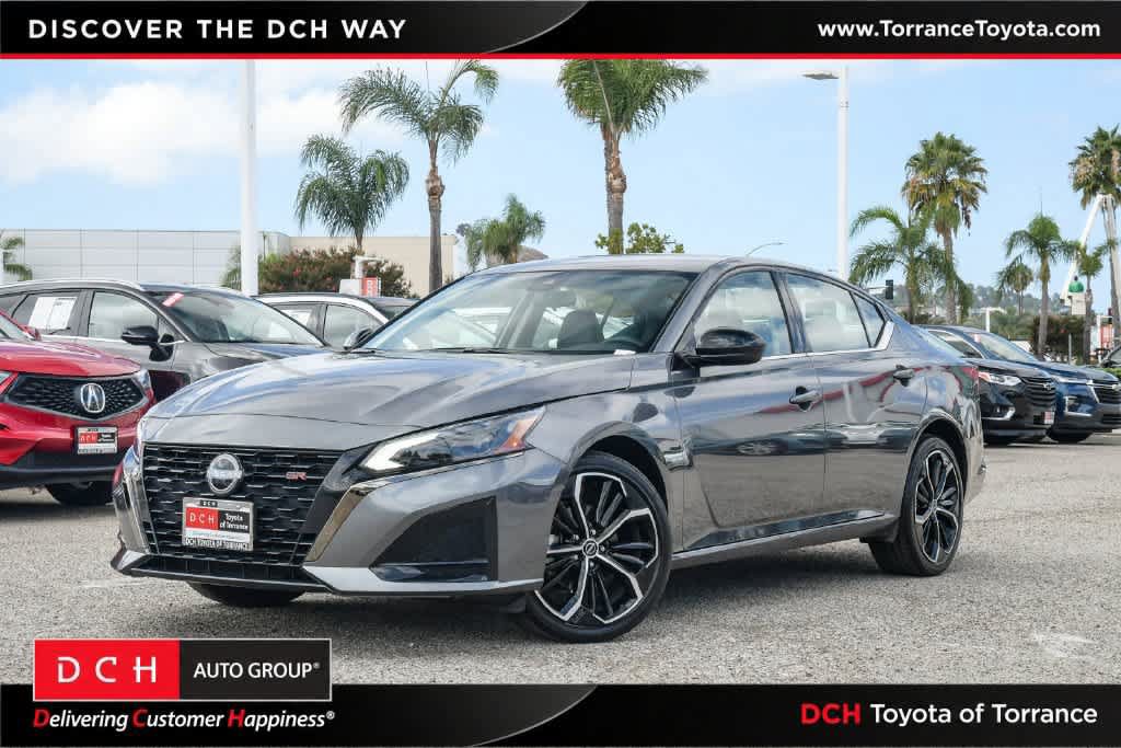 Used 2025 Nissan Altima 2.5 SR AWD/4WD image 1