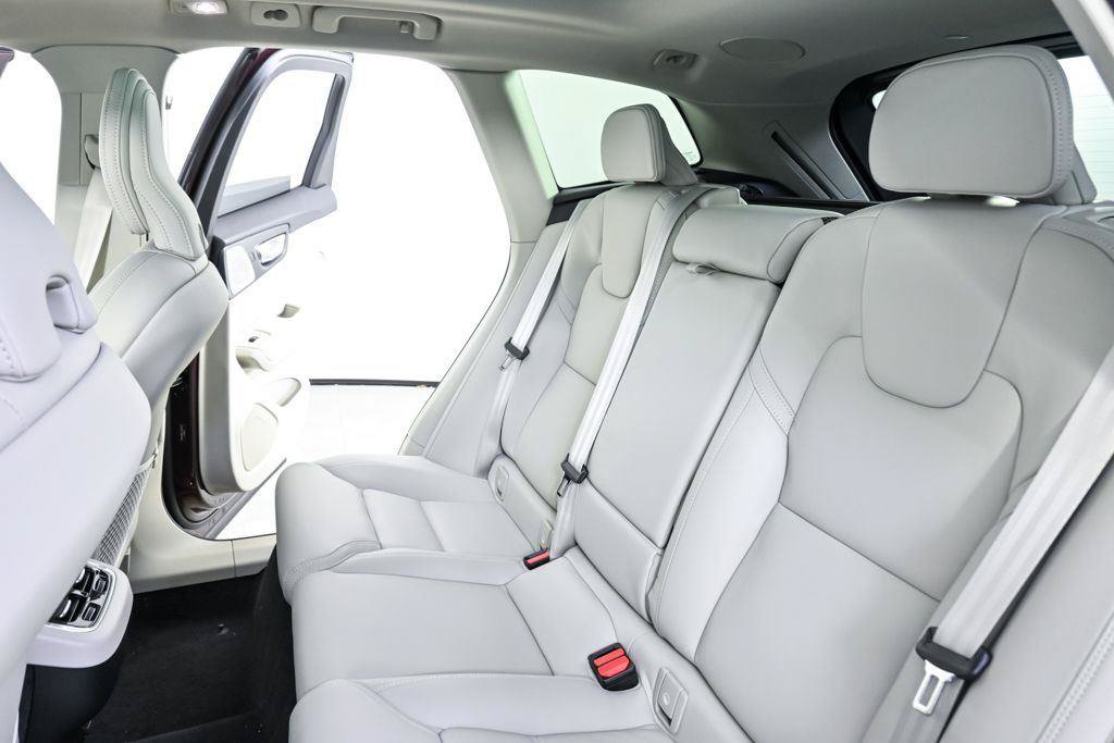 Used 2026 Volvo XC60 B5 Ultra w/ Protection Package Premier AWD/4WD image 21
