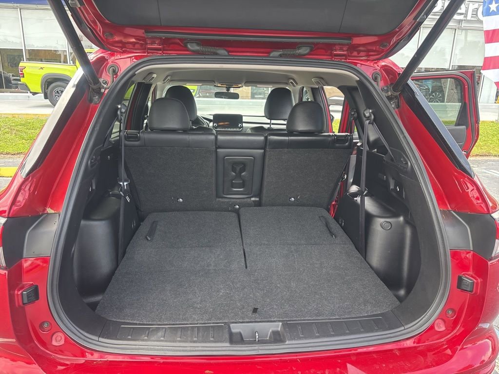Used 2024 Mitsubishi Outlander SE image 11