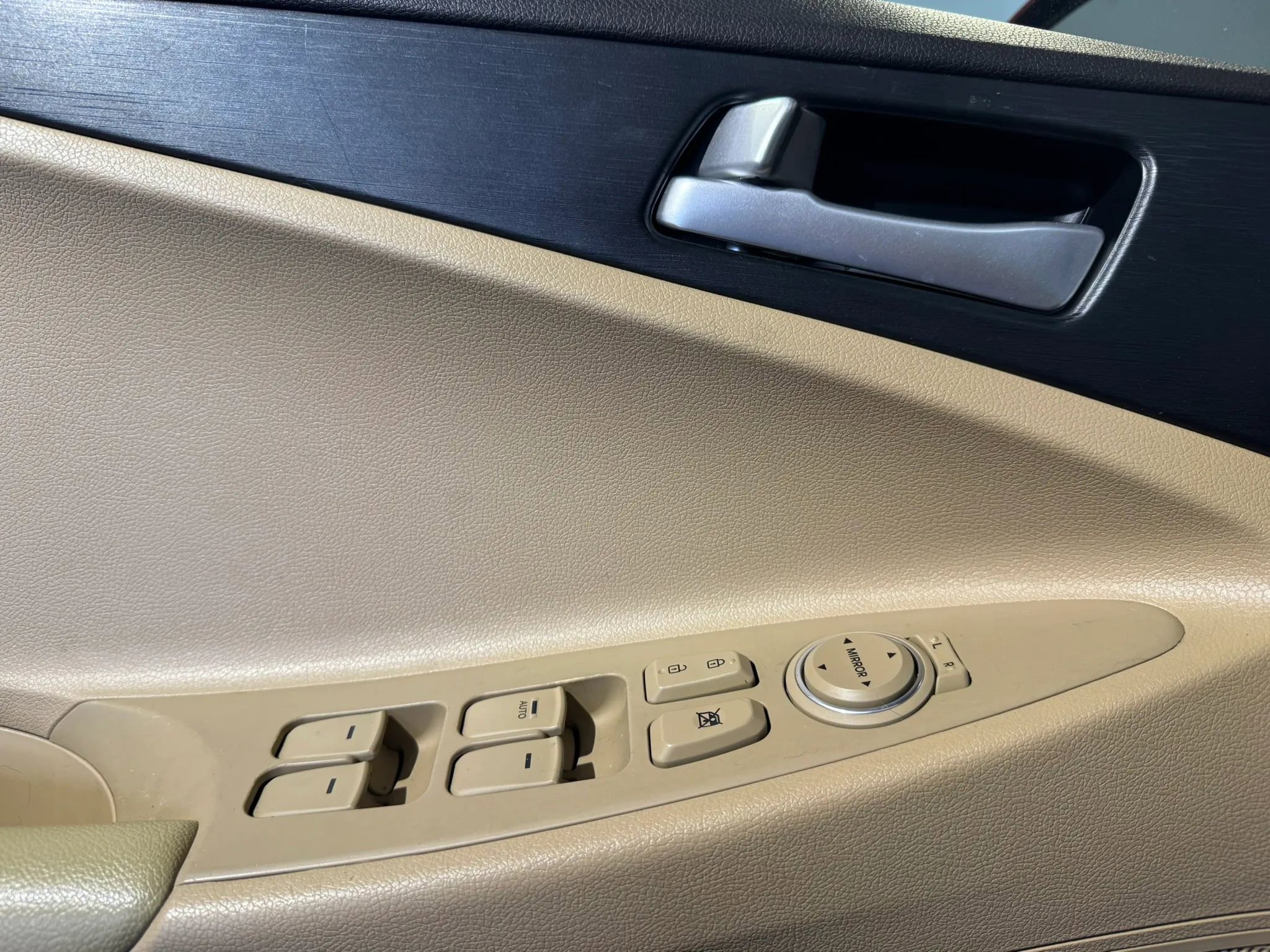 Used 2013 Hyundai Sonata GLS image 8