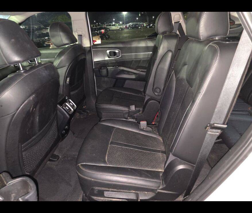 Used 2023 Kia Sorento SX FWD image 11