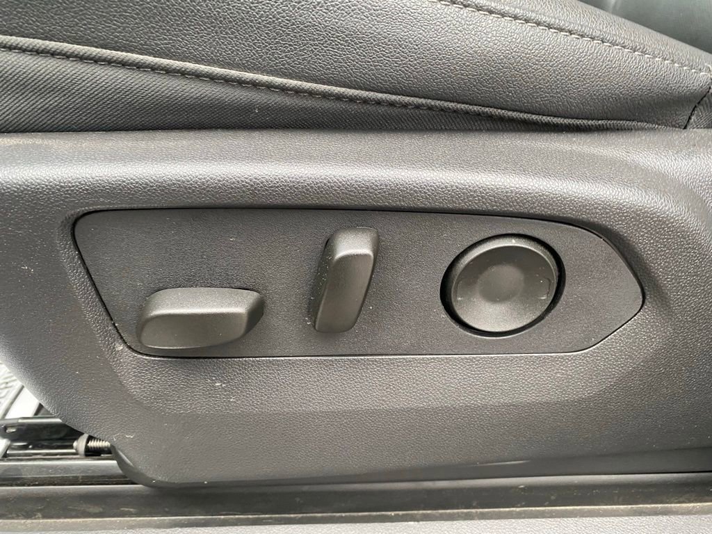 Used 2025 Chevrolet Silverado 2500 LTZ w/ LTZ Premium Package image 16