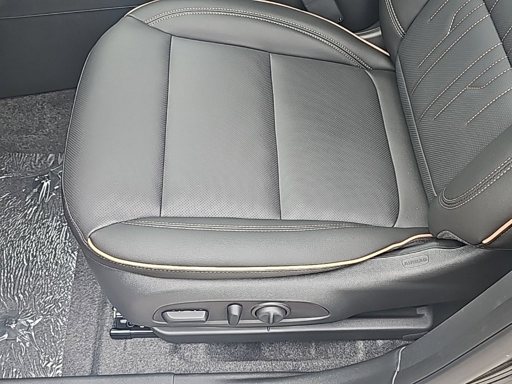 New 2025 Buick Envista Avenir image 11