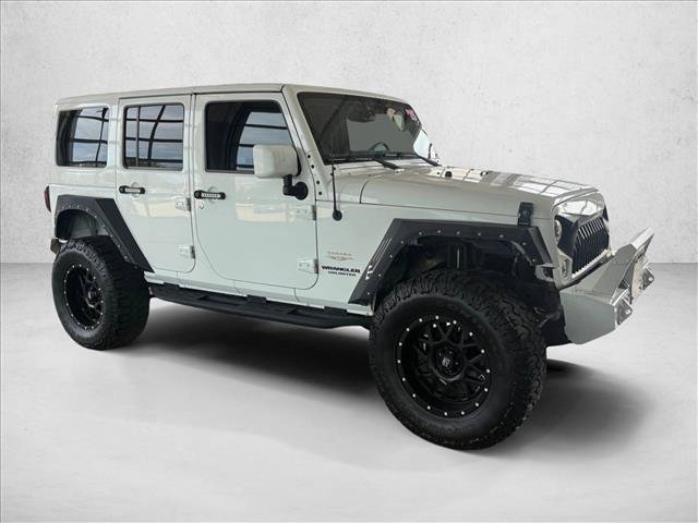 Used 2015 Jeep Wrangler Unlimited Sahara AWD/4WD image 3