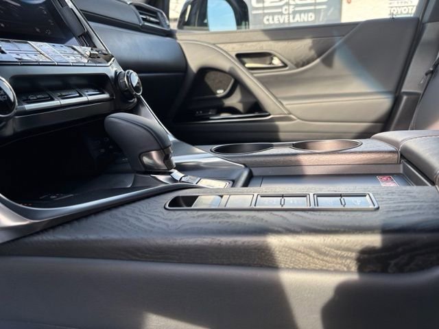 Used 2025 Lexus LX 700h Overtrail AWD/4WD image 21