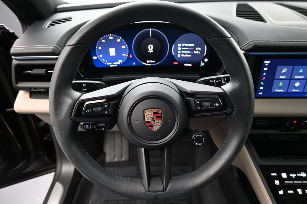 Certified 2025 Porsche Macan 4S Electric AWD/4WD image 19