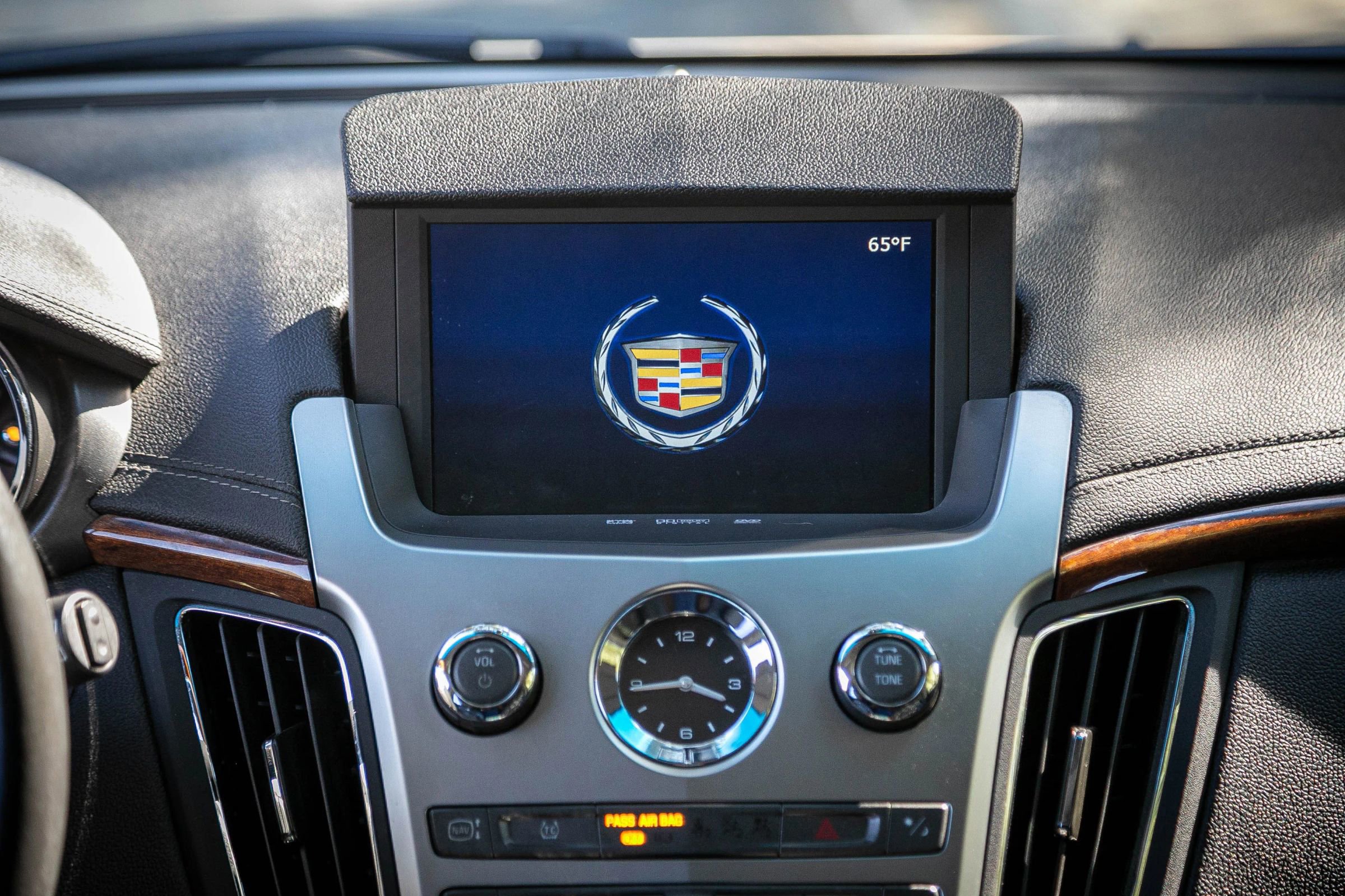 Used 2010 Cadillac CTS Premium image 26