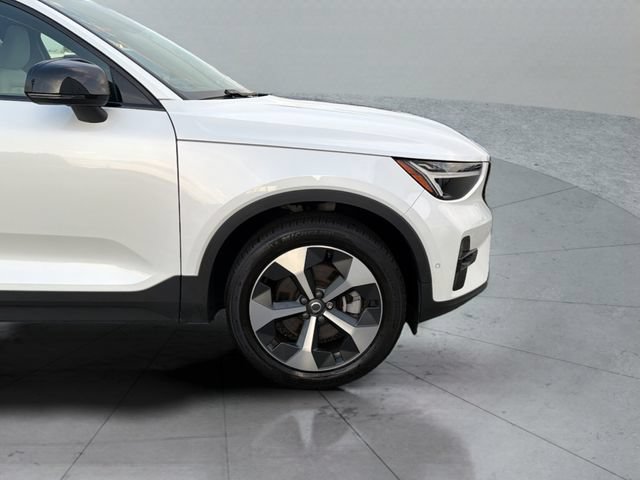 Used 2023 Volvo XC40 B4 Ultimate FWD image 32