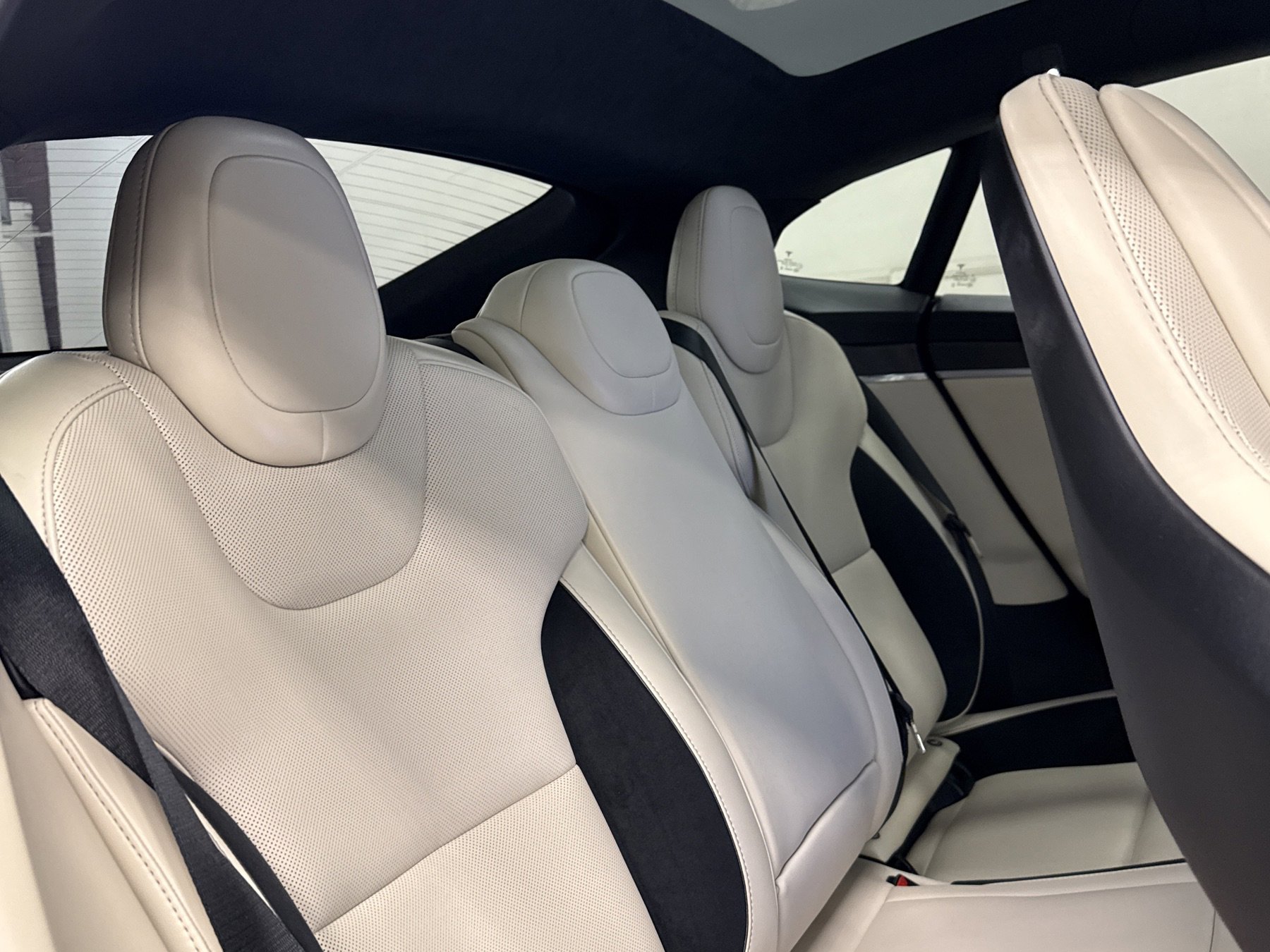 Used 2025 Tesla Model S Plaid image 40