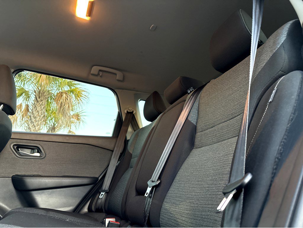 Used 2023 Nissan Rogue SV image 19