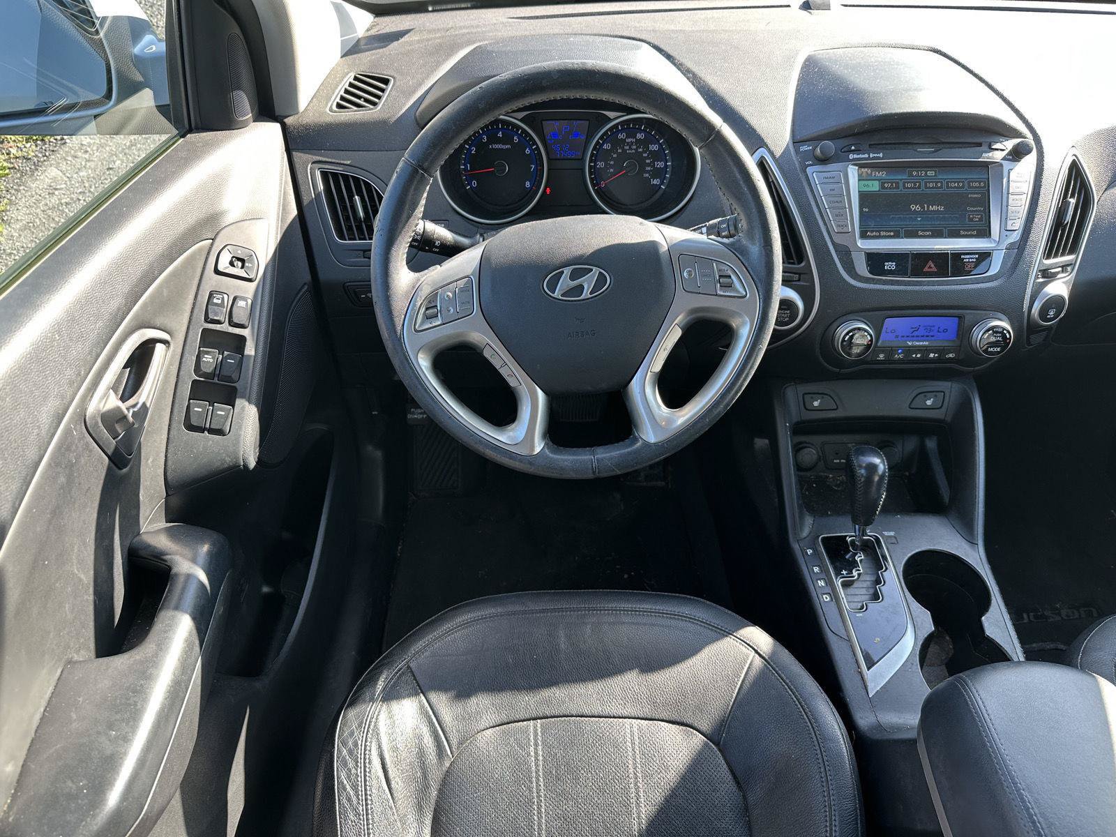 Used 2013 Hyundai Tucson Limited w/ Premium Pkg AWD/4WD image 12