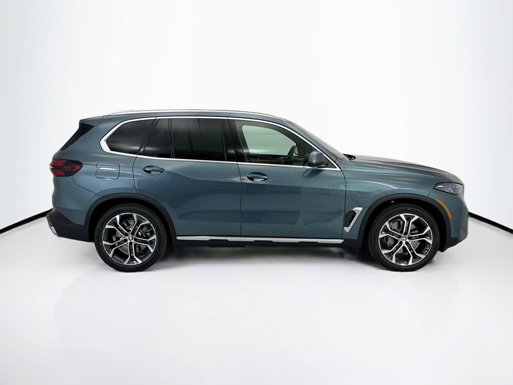 New 2026 BMW X5 xDrive50e w/ Climate Comfort Package AWD/4WD image 4