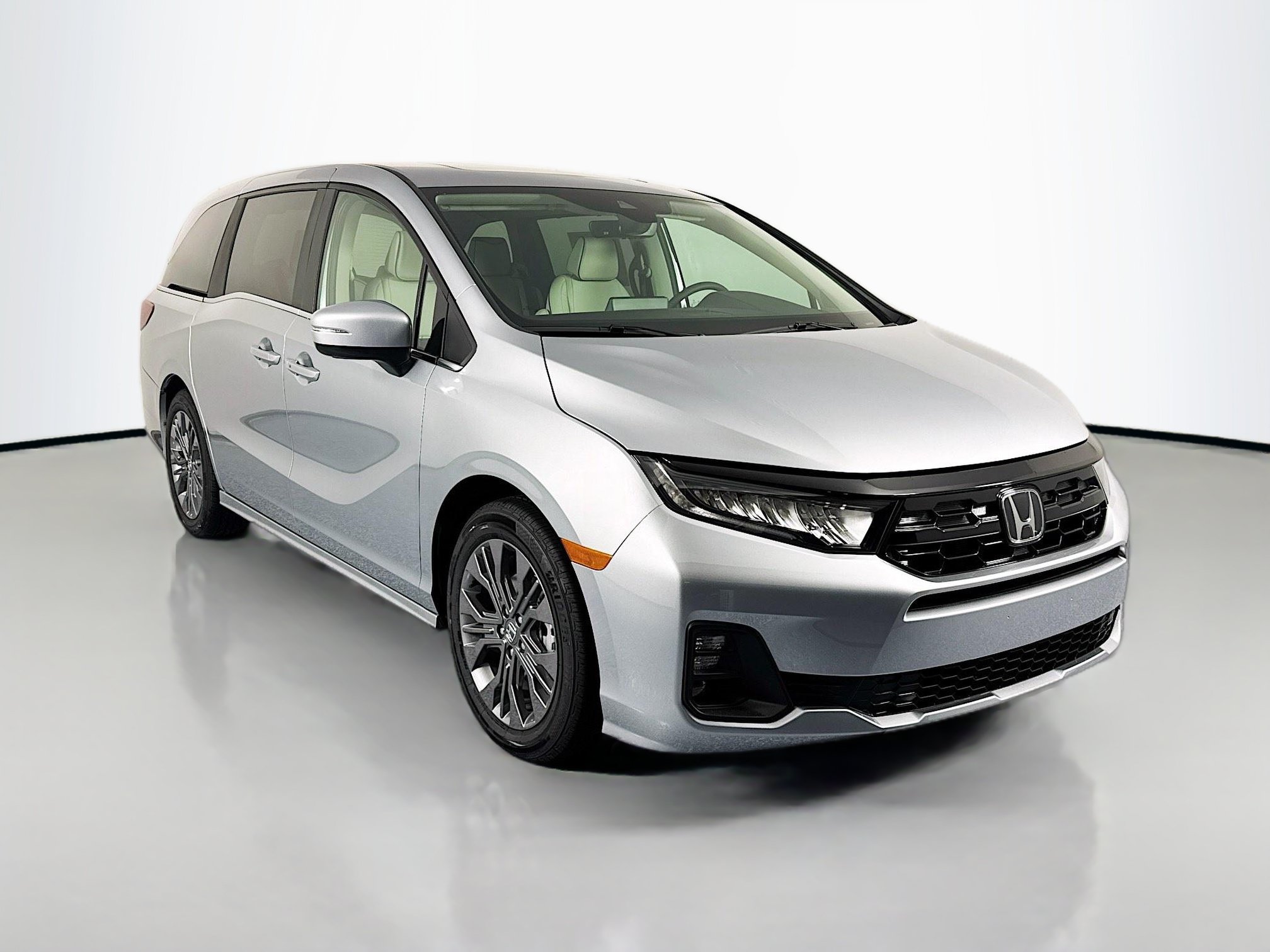 New 2026 Honda Odyssey Touring image 3