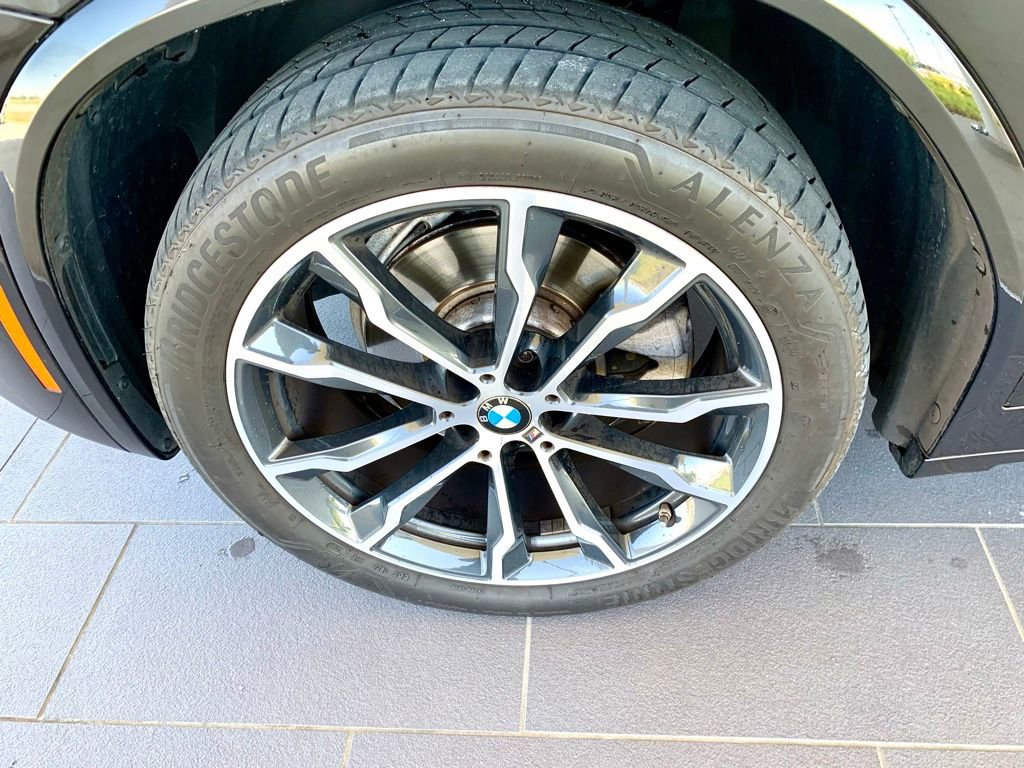 Used 2023 BMW X4 xDrive30i w/ M Sport Package AWD/4WD image 9