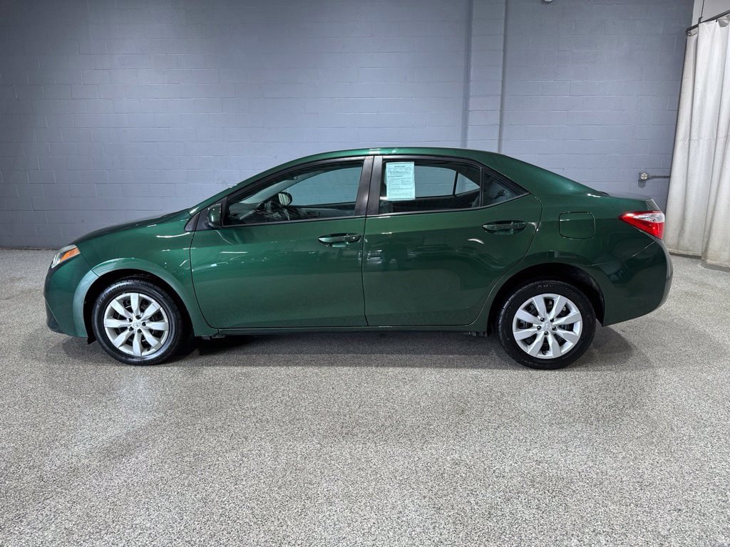 Used 2014 Toyota Corolla LE FWD image 6