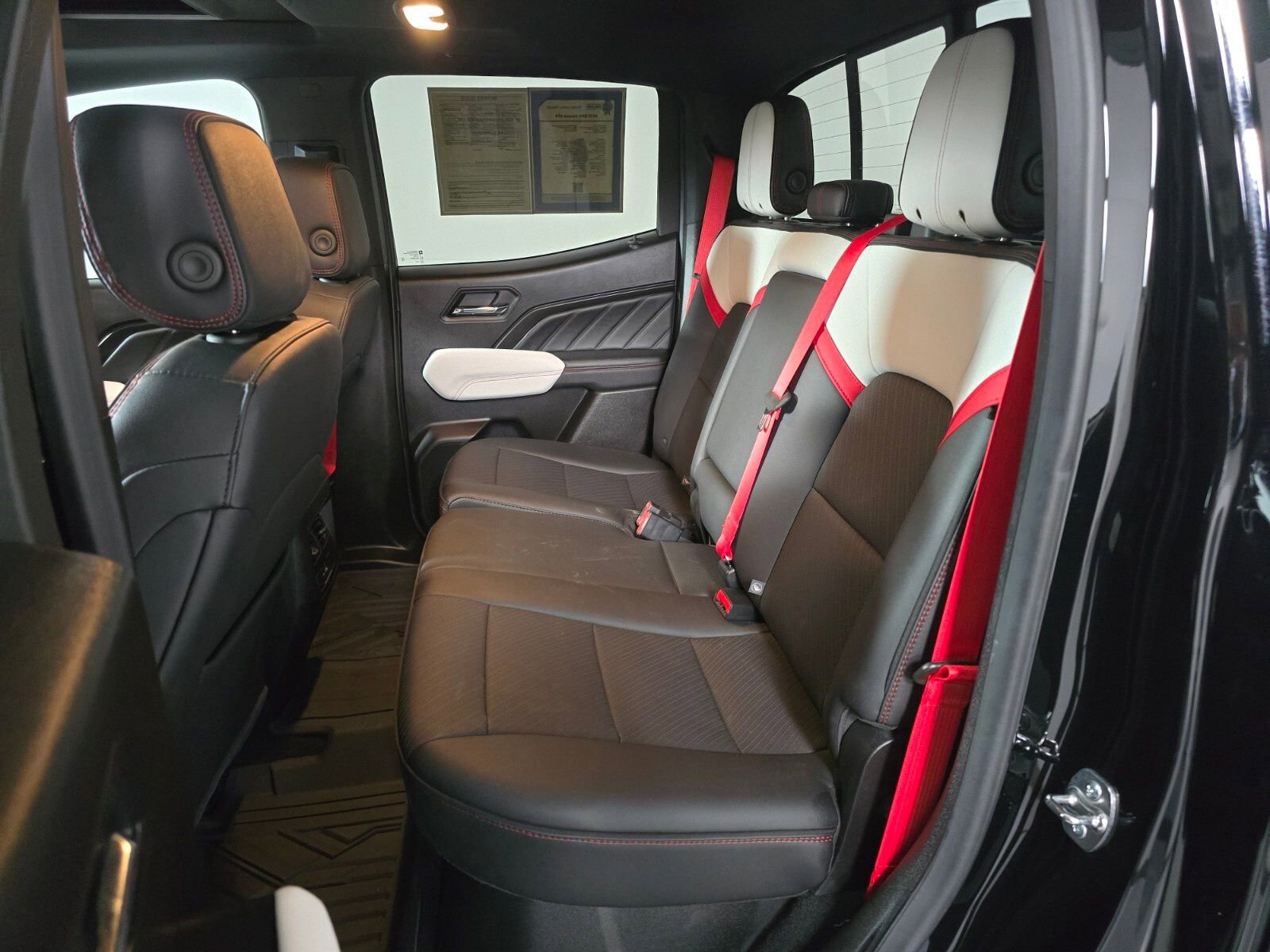 Used 2025 GMC Canyon AT4 w/ AT4X Package image 16