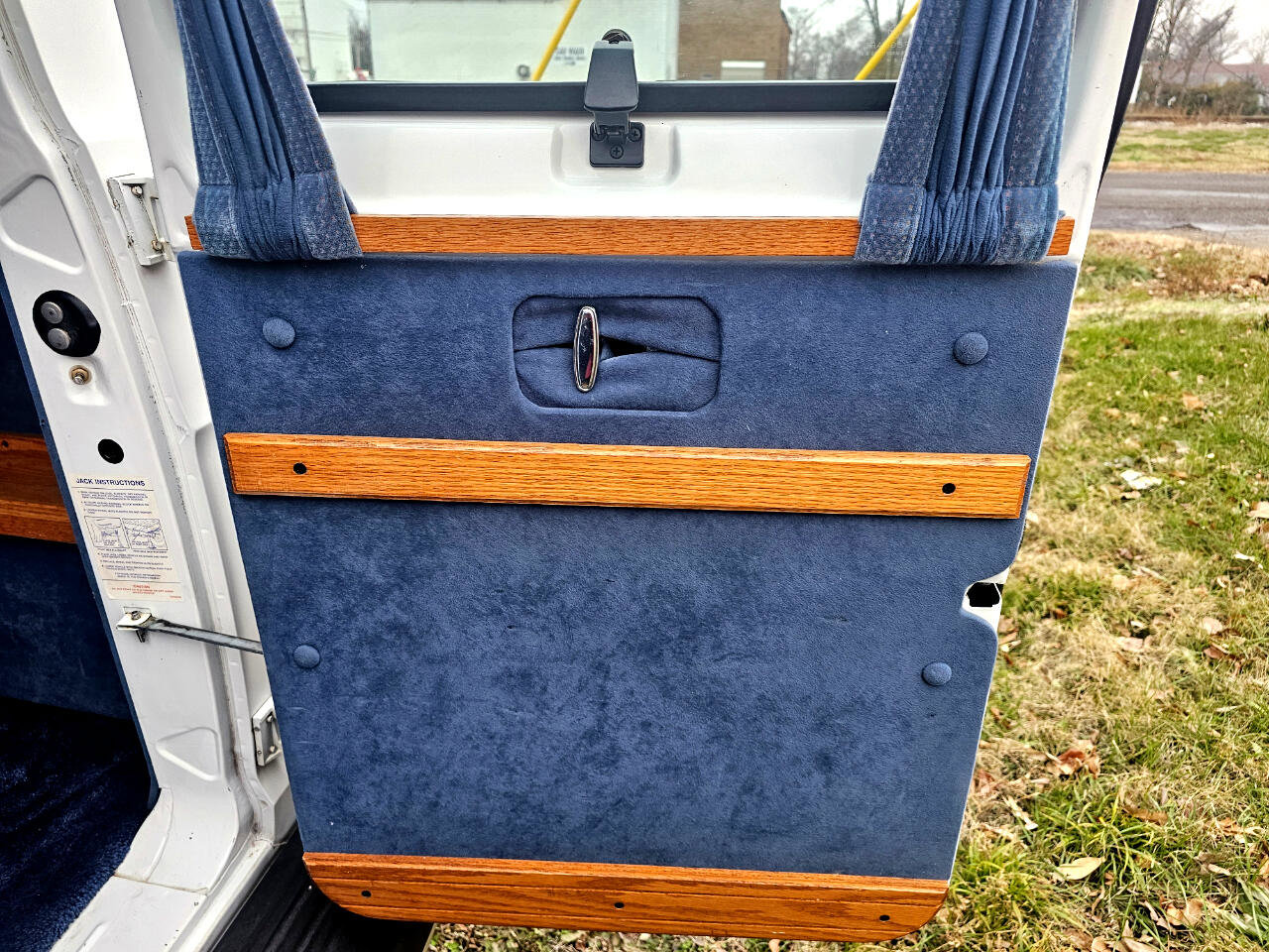 Used 1994 Dodge B2500 B250 109 WB image 20