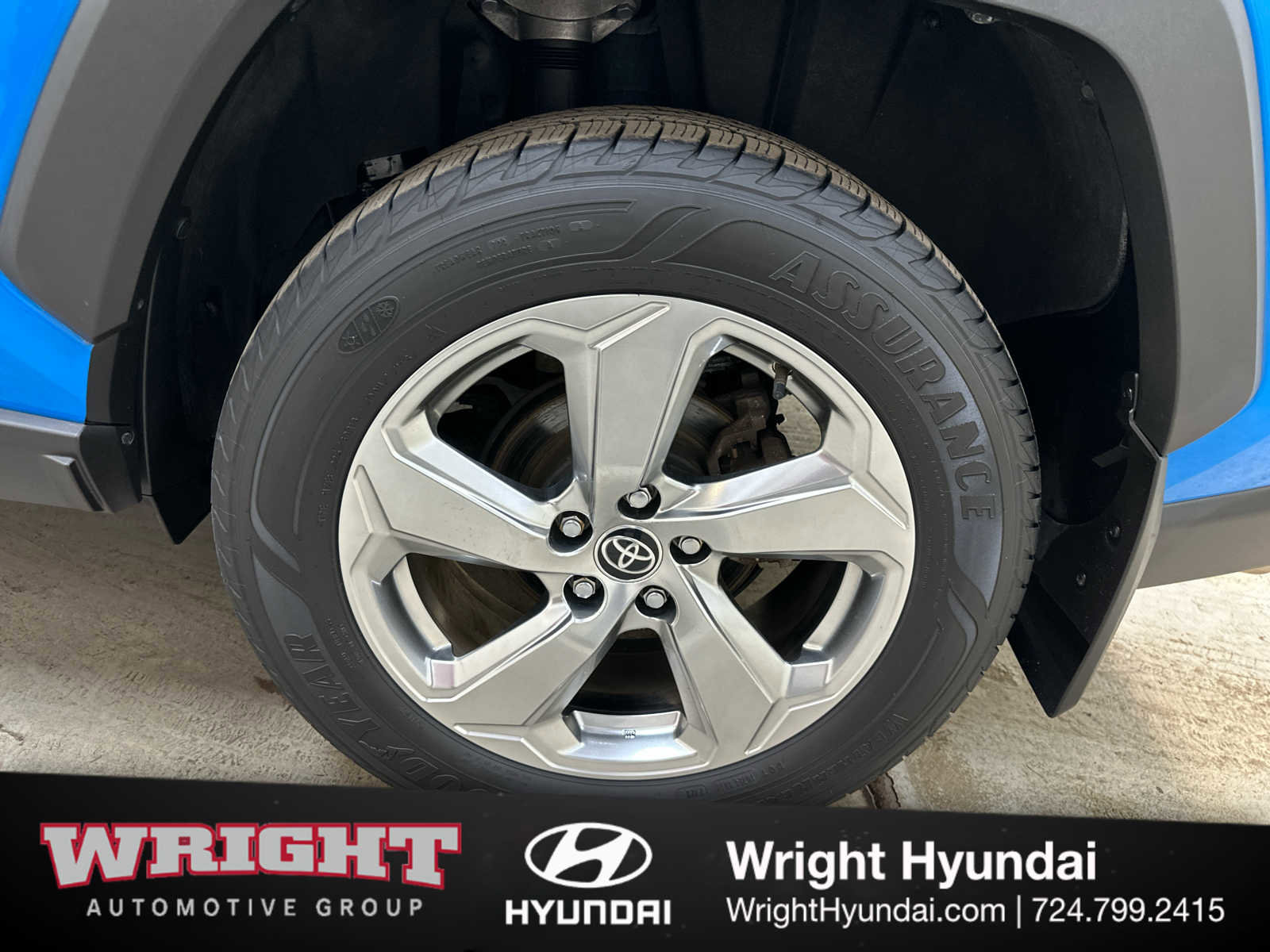 Used 2021 Toyota RAV4 XLE Premium image 8