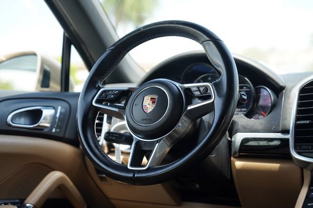 Used 2016 Porsche Cayenne AWD/4WD image 30