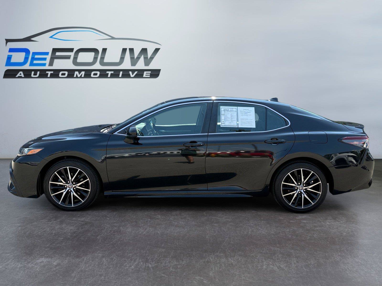 Used 2021 Toyota Camry SE FWD image 6