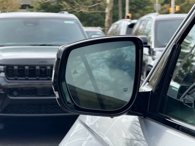 New 2026 Jeep Grand Cherokee L 4WD image 12