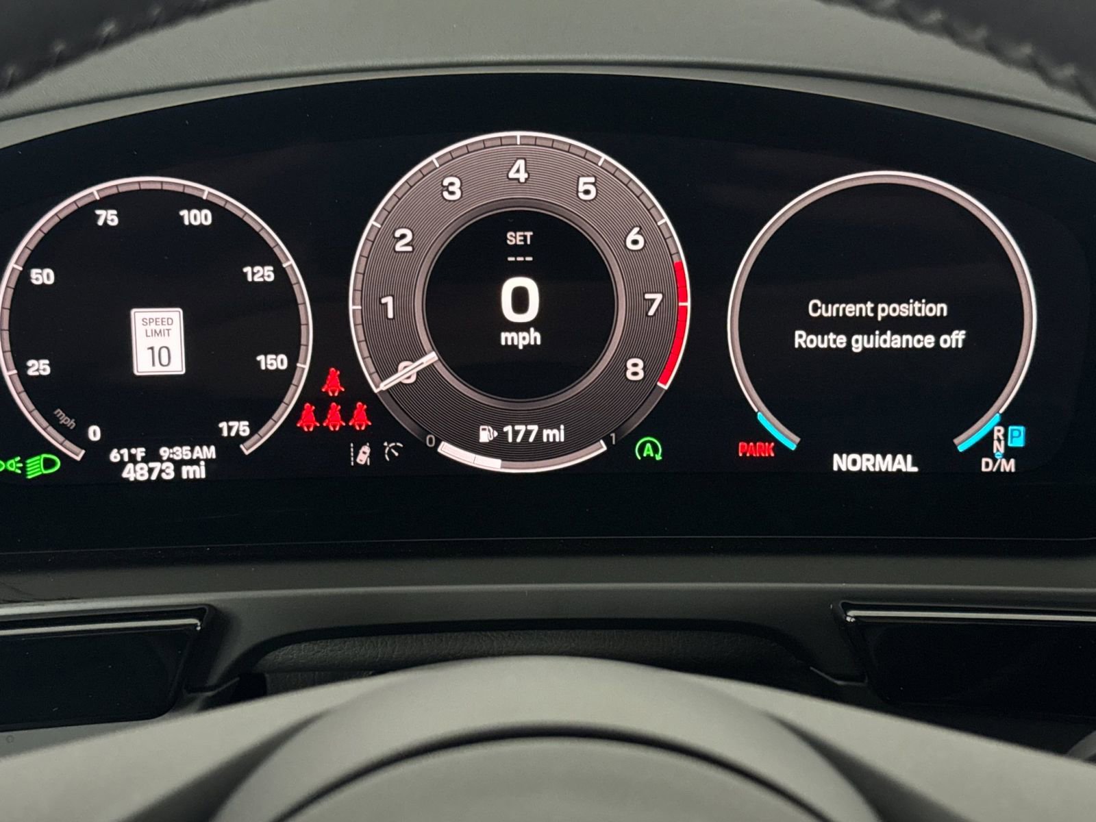 Certified 2025 Porsche Cayenne Coupe image 31