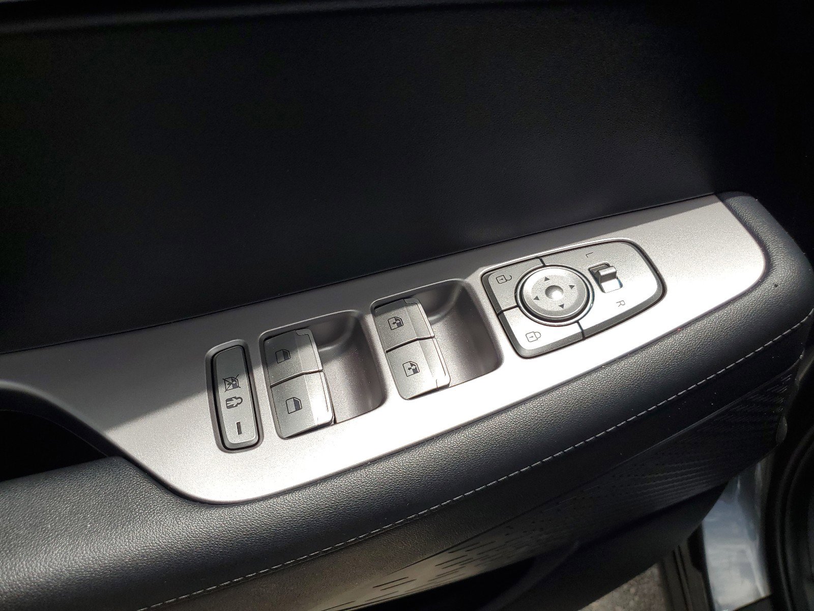 Used 2021 Hyundai Palisade SEL w/ Cargo Package image 23