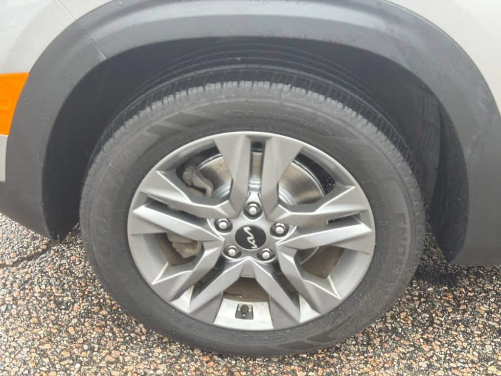 Used 2023 Kia Seltos LX AWD/4WD image 12