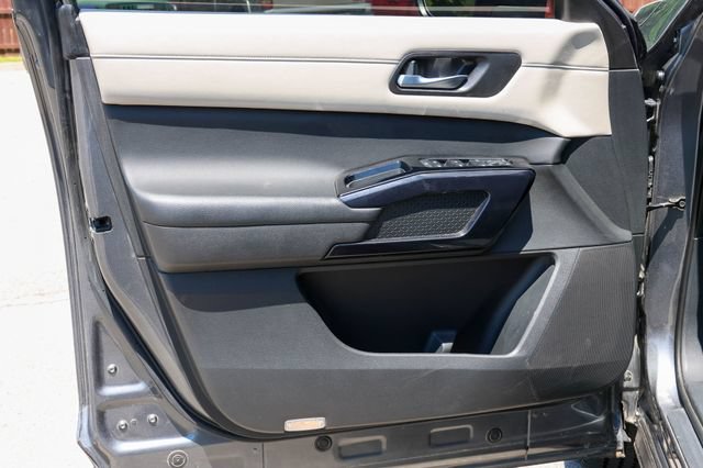 Used 2022 Nissan Pathfinder SV AWD/4WD image 10