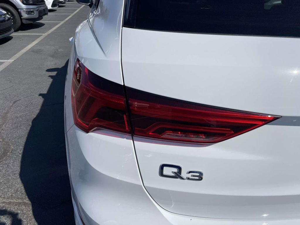 Used 2023 Audi Q3 2.0T Premium image 18