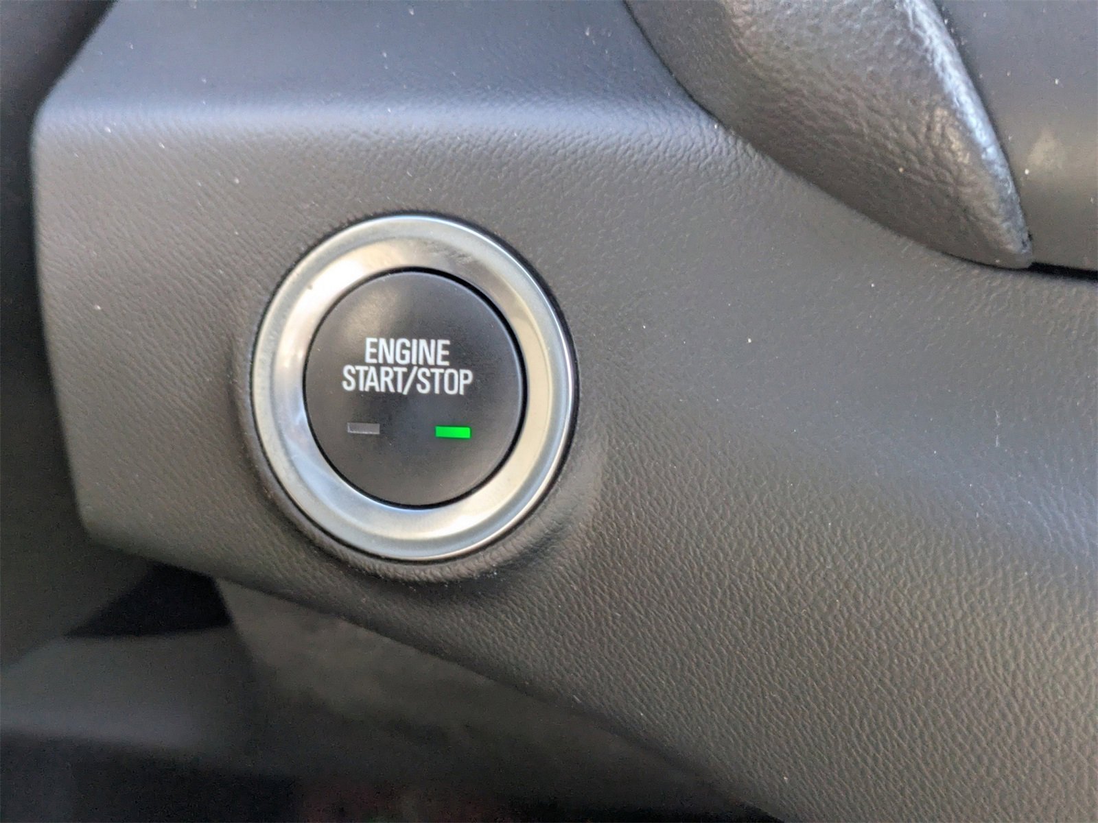 Used 2023 GMC Terrain SLT image 36