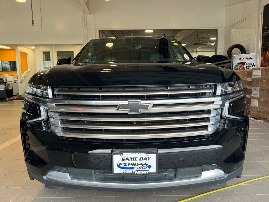 Used 2023 Chevrolet Suburban High Country AWD/4WD image 2