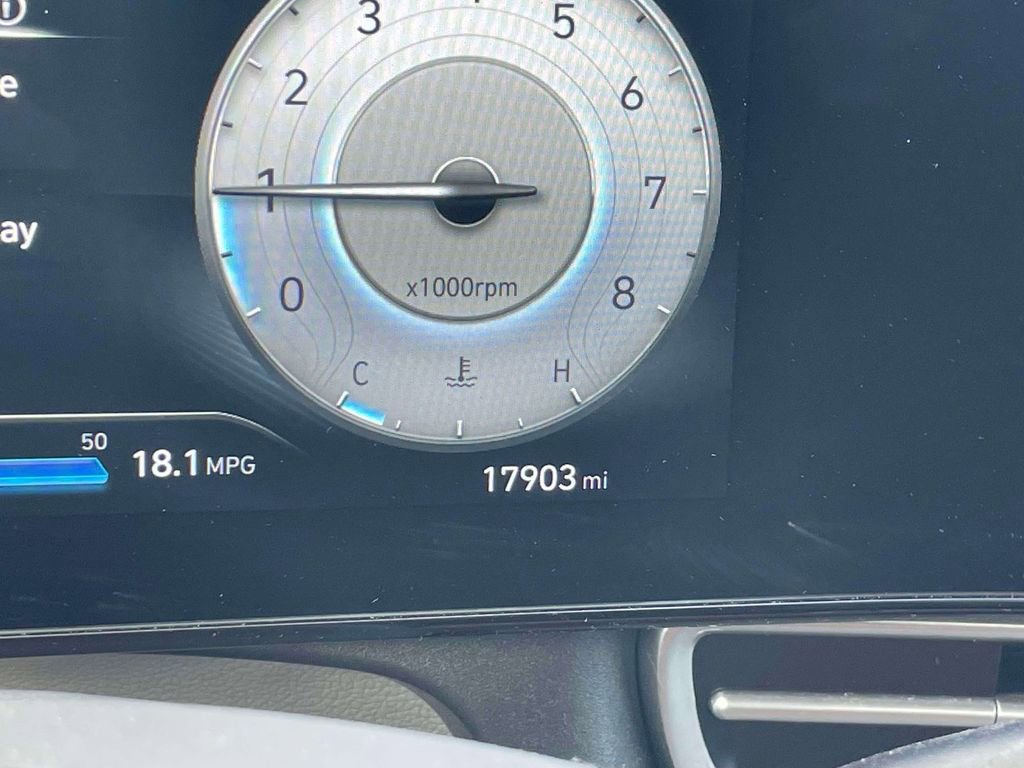 Certified 2024 Hyundai Elantra SEL image 25