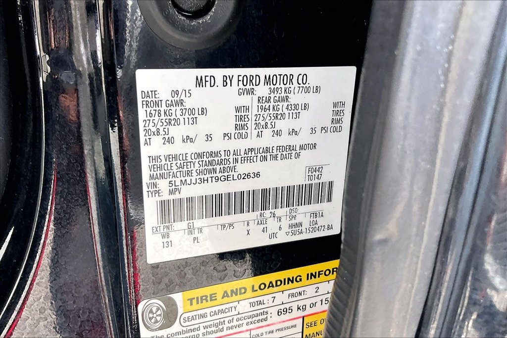 Used 2016 Lincoln Navigator L Select RWD image 21