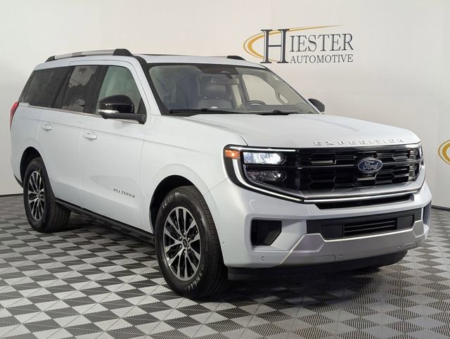 Used 2025 Ford Expedition Platinum image 2