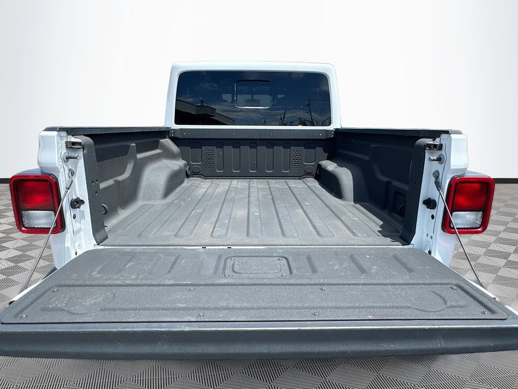 Used 2023 Jeep Gladiator Overland AWD/4WD image 30