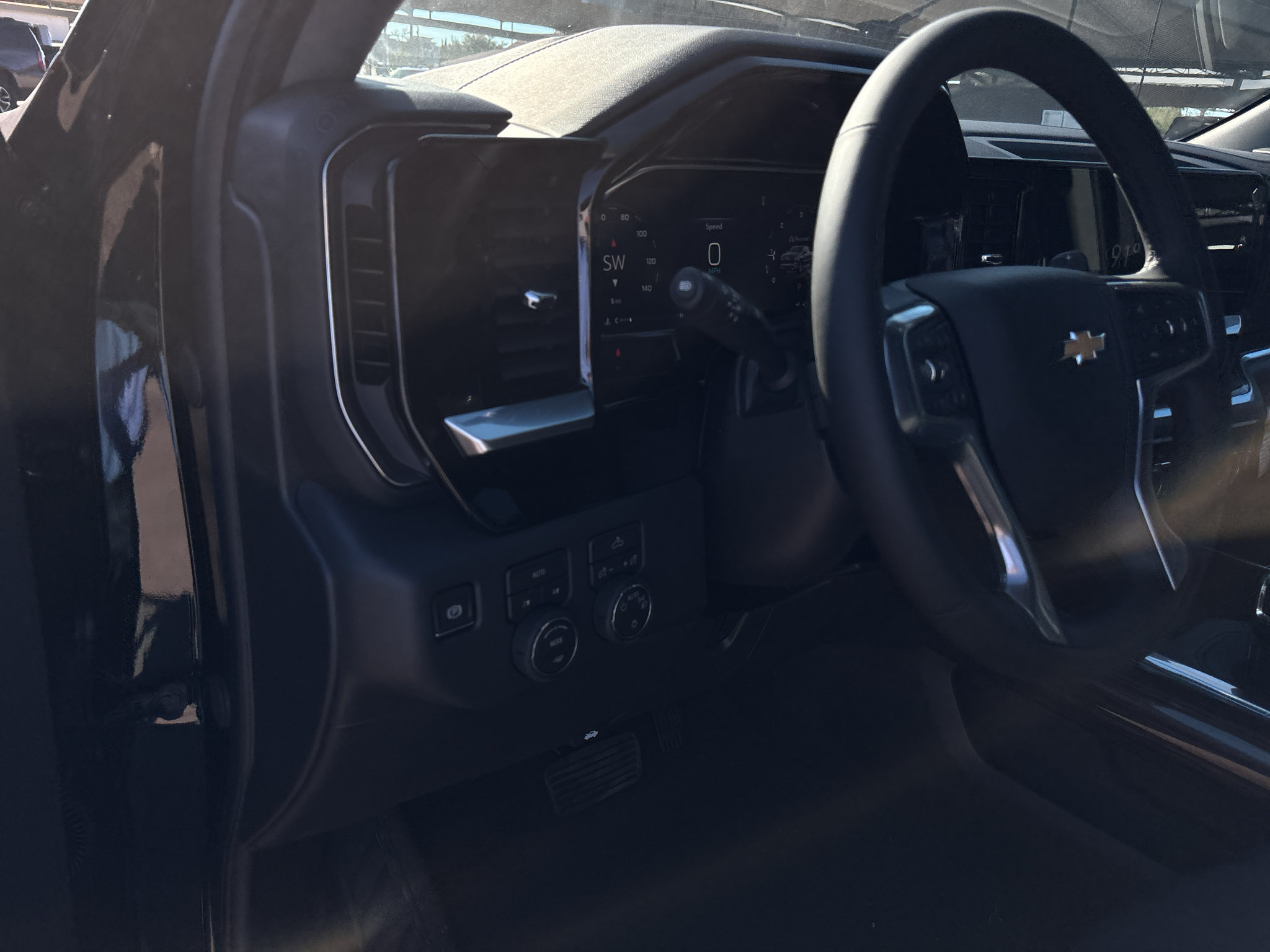 New 2026 Chevrolet Silverado 1500 LT w/ Leather Package AWD/4WD image 7