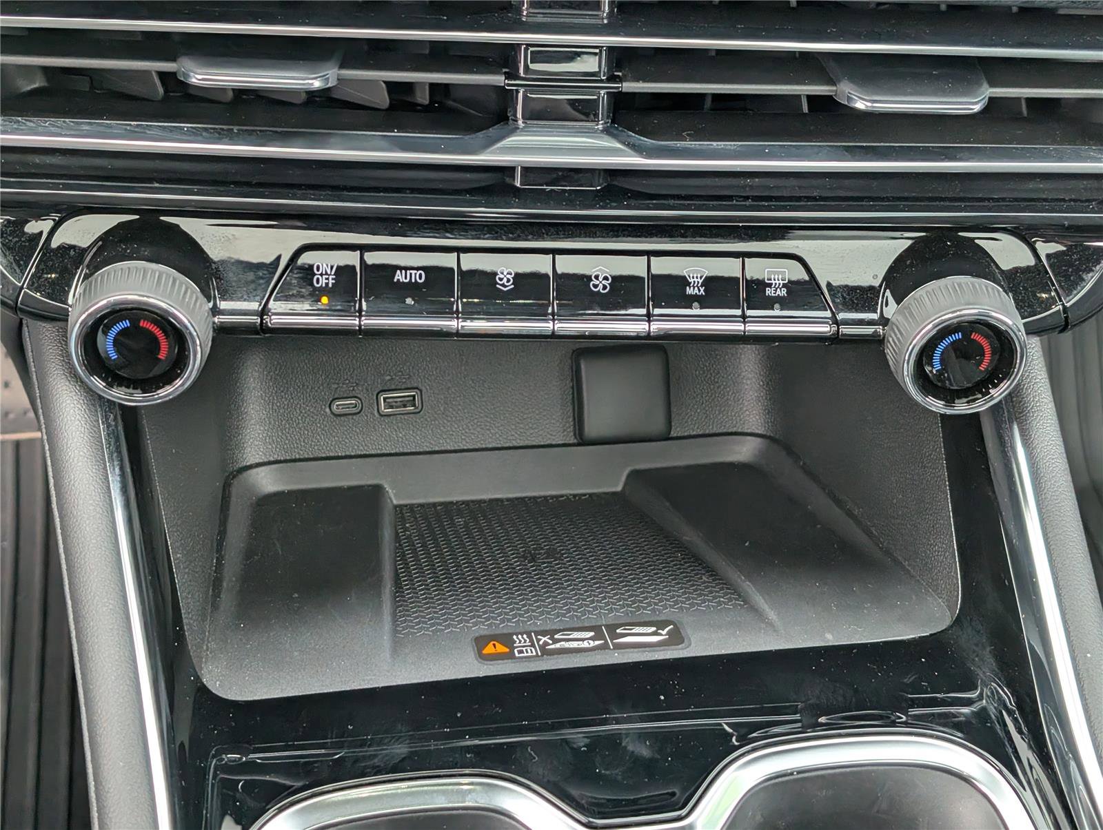 Used 2026 Chevrolet Traverse High Country w/ LPO, Floor Liner Package image 32