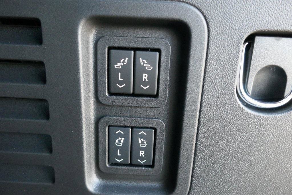 New 2026 Chevrolet Traverse RS image 15