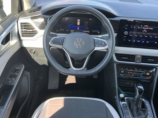 Used 2025 Volkswagen Taos SE image 17