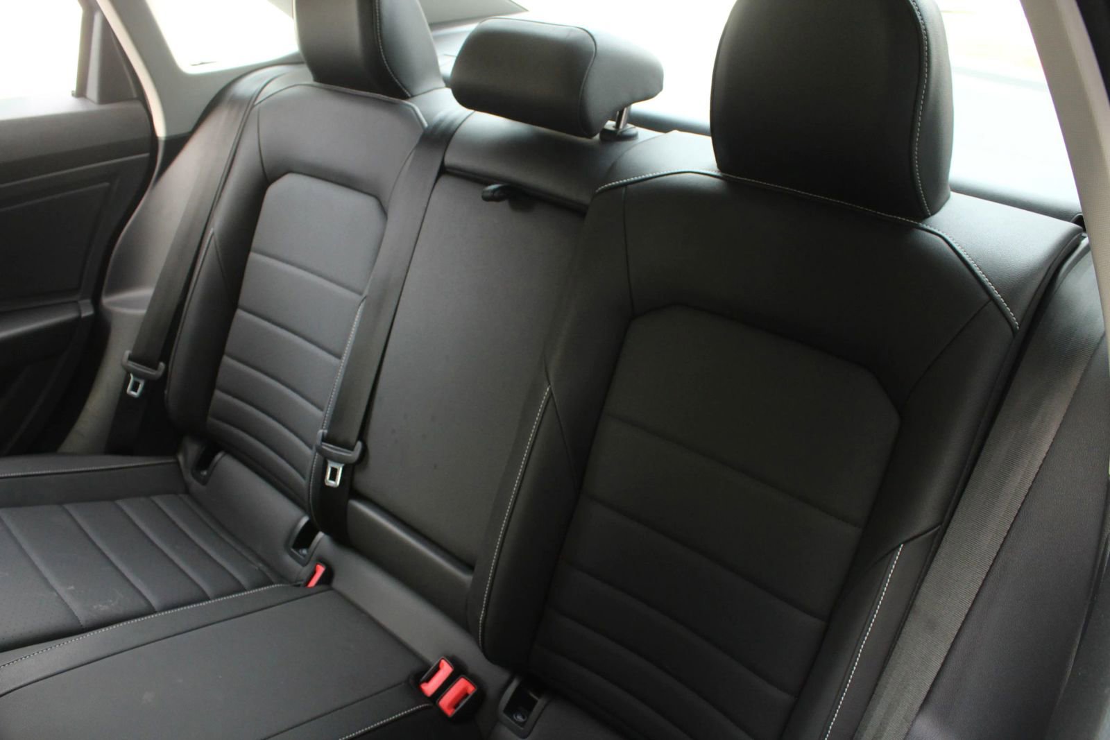 Used 2024 Volkswagen Jetta SE FWD image 17