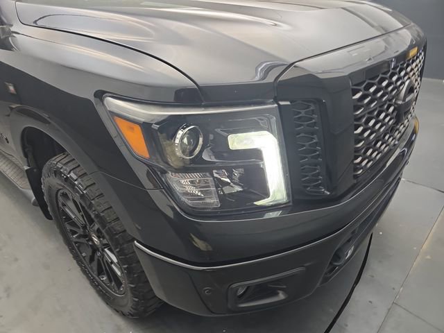 Used 2019 Nissan Titan SL w/ Midnight Edition AWD/4WD image 13