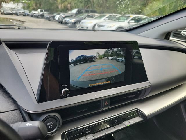 Used 2024 Toyota Prius LE image 19