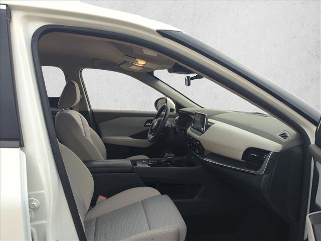 Used 2021 Nissan Rogue SV image 17