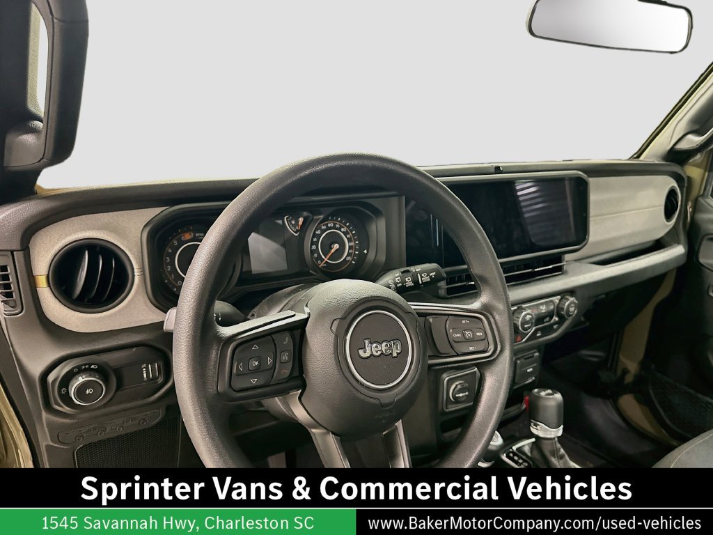 Used 2025 Jeep Wrangler Sport AWD/4WD image 4